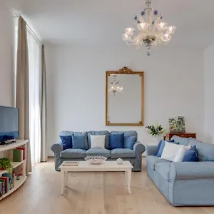 Rambaldi In Casa Nr 6 With Shared Terrace Apartment