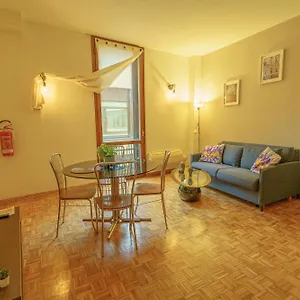 https://darling-apartment-with-stunning-views-on-duomo.it-tuscanyhotel.com